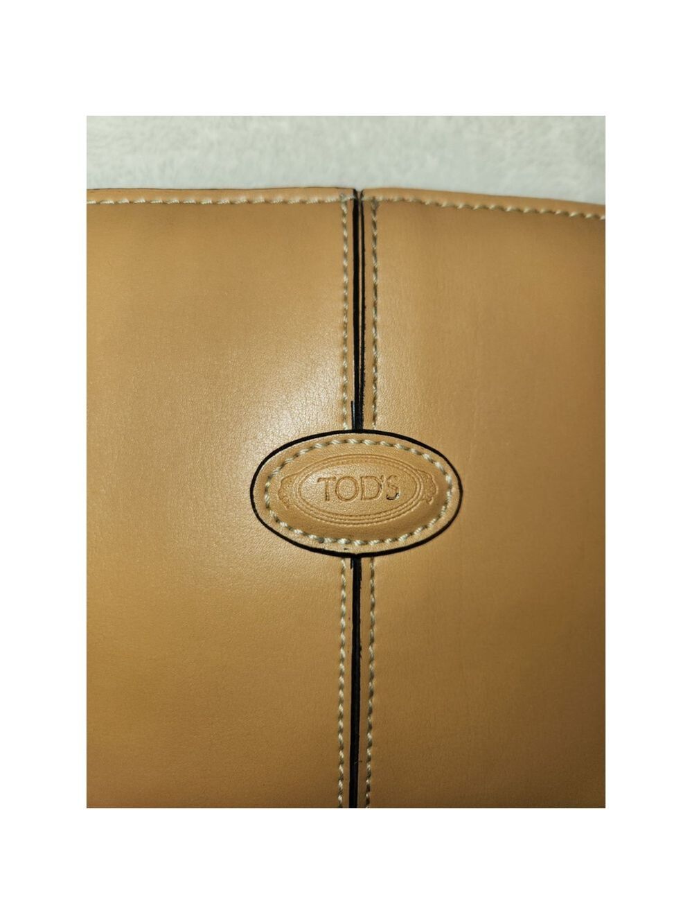 Women's Large Tod's Tan Leather Handbag - Picture 5 of 9